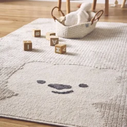 Alfombra infantil de osito en beige / crema