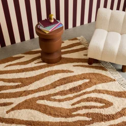 Alfombra interior con flecos motivo cebra marrón
