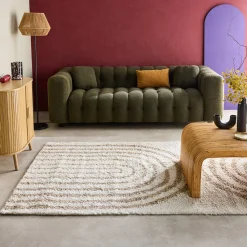 Alfombra interior shaggy con diseños geométricos arco iris beige
