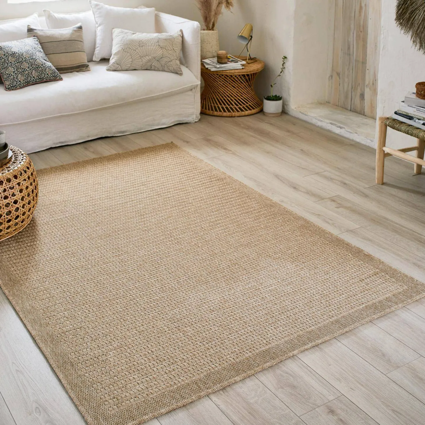 Alfombra interior/exterior efecto tela de yute beige