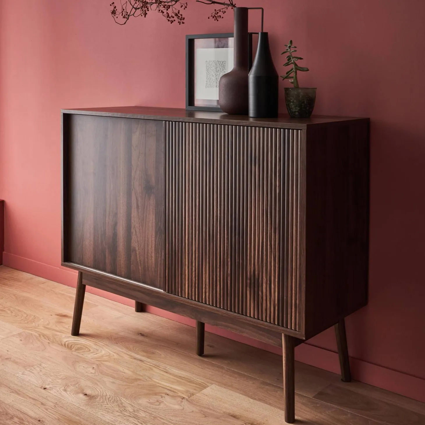 Aparador de efecto madera, 115cm