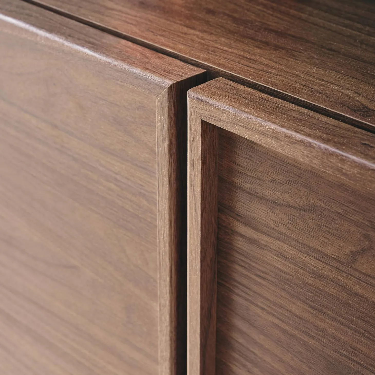 Aparador efecto madera 2 puertas, 80cm