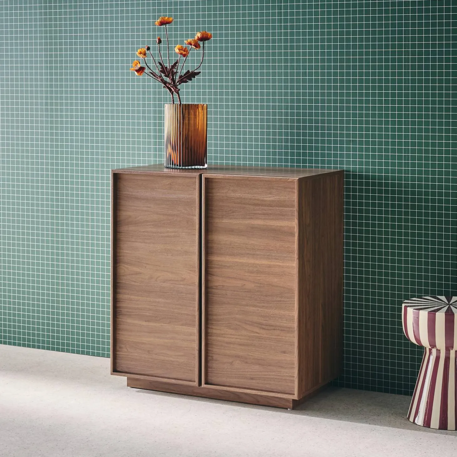 Aparador efecto madera 2 puertas, 80cm