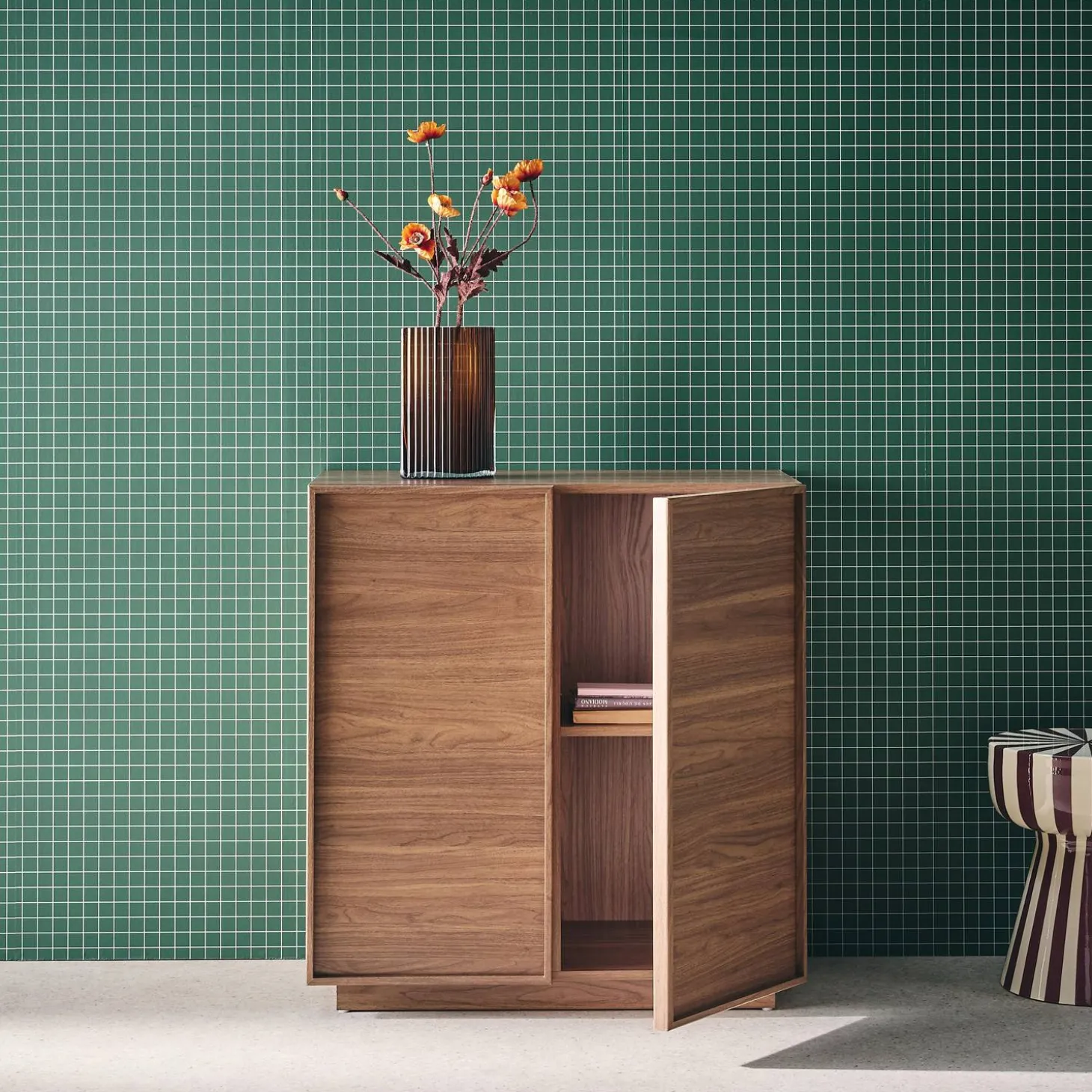 Aparador efecto madera 2 puertas, 80cm
