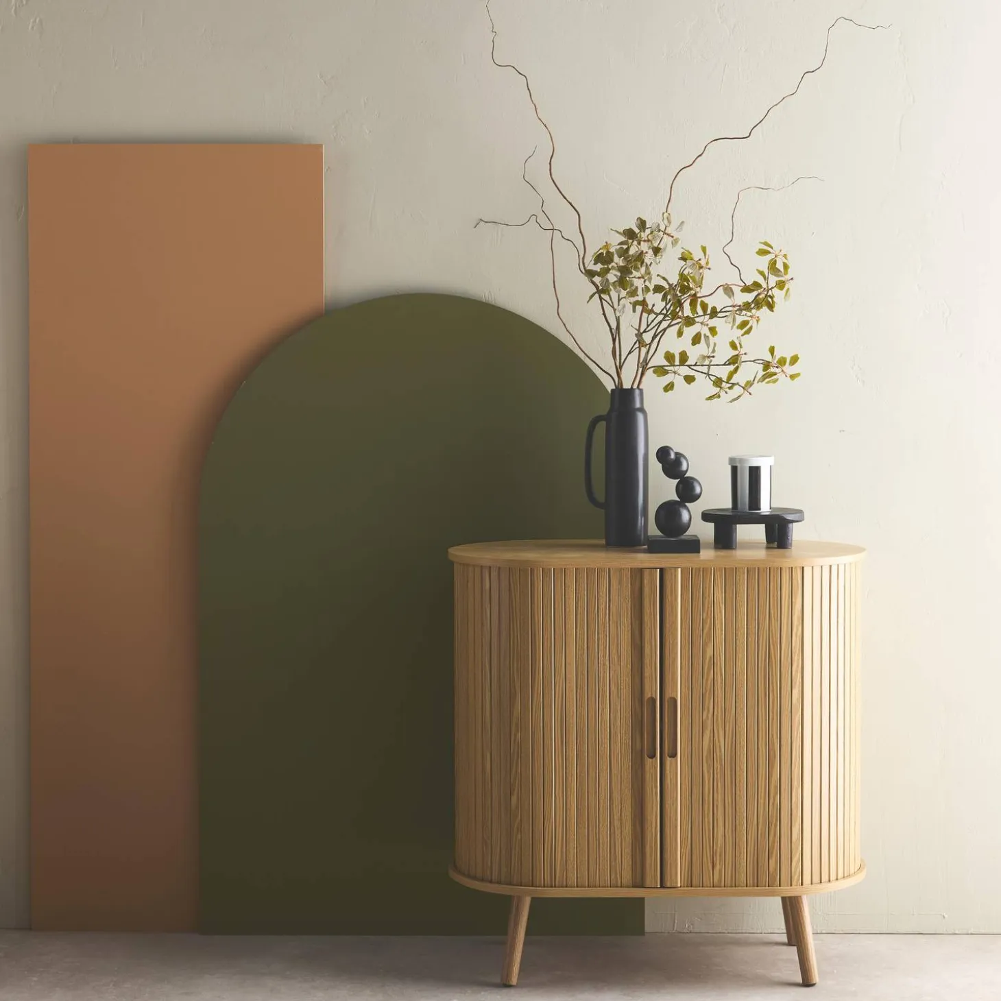 Aparador escandinavocon efecto madera ranurada, 80cm