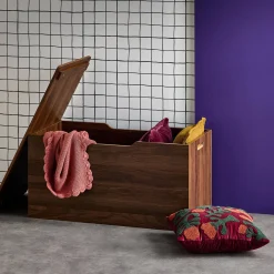 Banco arcón, final de cama con efecto de madera de nogal