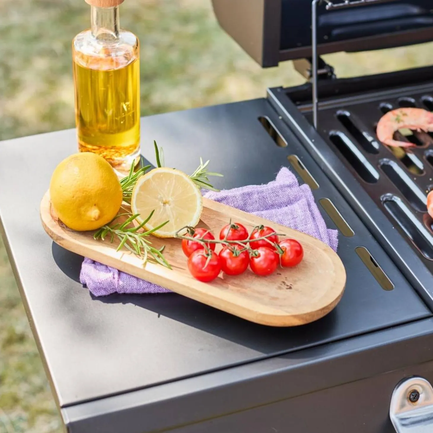 Barbacoa de gas con 3 quemadores y 1 quemador lateral