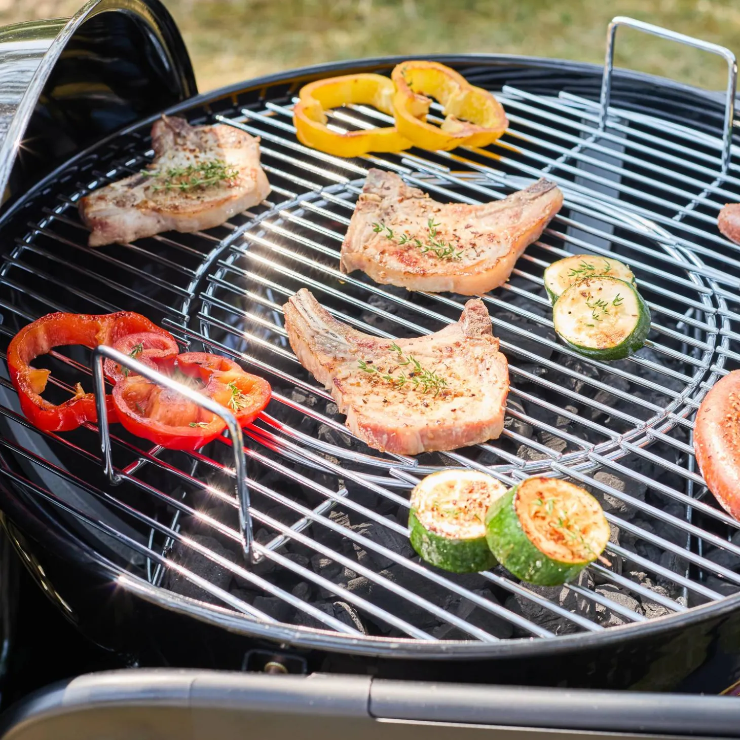 Barbacoa redonda de carbón de acero esmaltado con carrito, Ø53cm