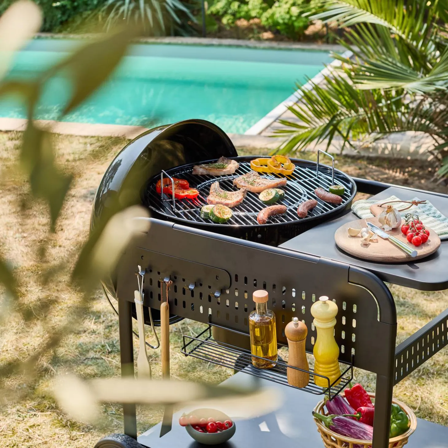 Barbacoa redonda de carbón de acero esmaltado con carrito, Ø53cm