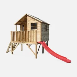 Cabaña infantil de madera sobre postes con tobogán