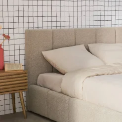 Cama baúl con somier a láminas y cabecero 140cm, acabado en borreguito