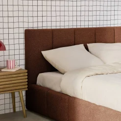 Cama con cajón con somier de láminas y cabecero 160x200cm, acabado en borreguito