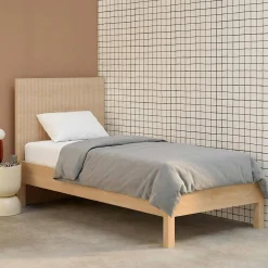 Cama con somier de láminas y cabecero 90x190cm, decoración madera