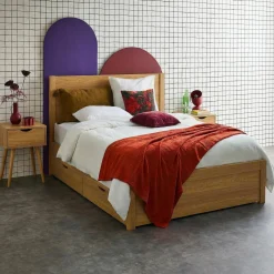Cama con somier de láminas y cabecero, 140x190cm + 4 cajones decorativos de madera