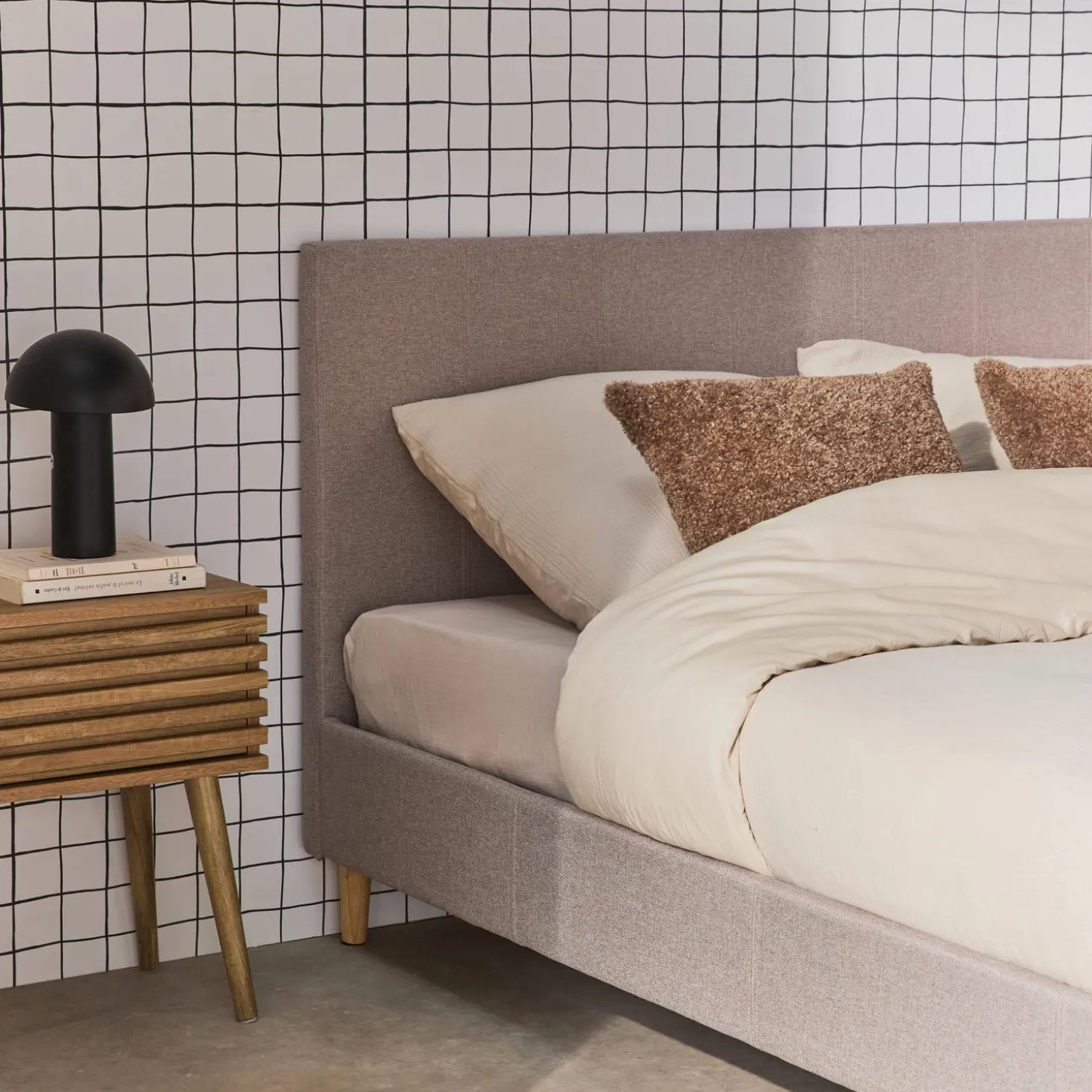 Cama con somier y cabecero 140x190cm, acabado en tela