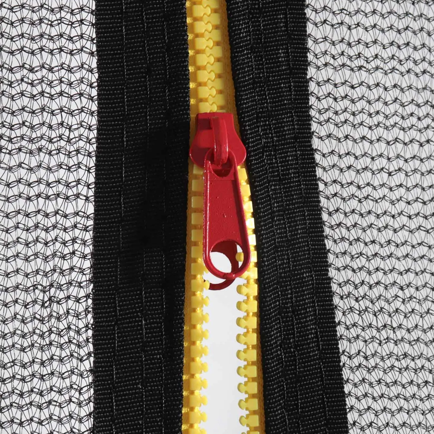 Cama elástica con red interior de 250cm