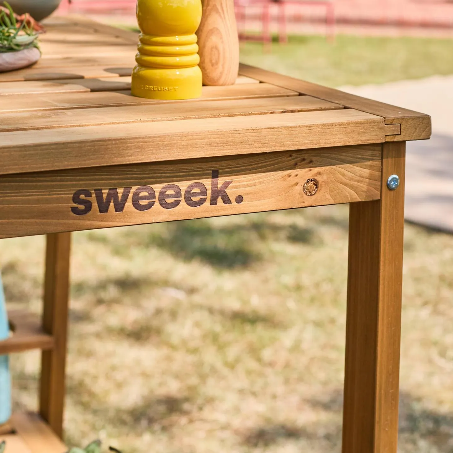 Carrito de cocina exterior de madera con ruedas