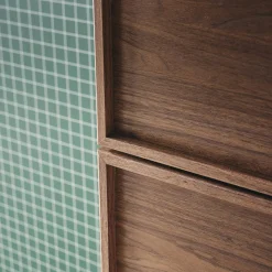 Cómoda con 4 cajones y efecto madera