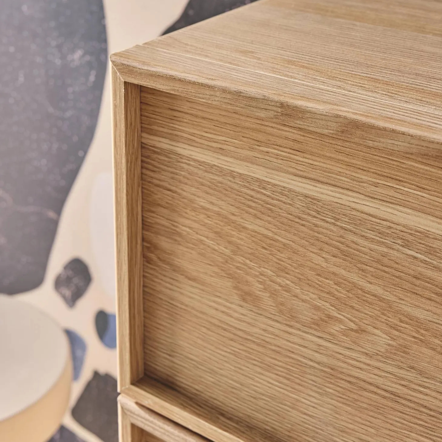 Cómoda con 4 cajones y efecto madera