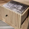 Cómoda con decoración de madera acanalada, 3 cajones