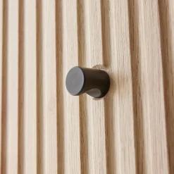 Cómoda con decoración de madera acanalada, 3 cajones