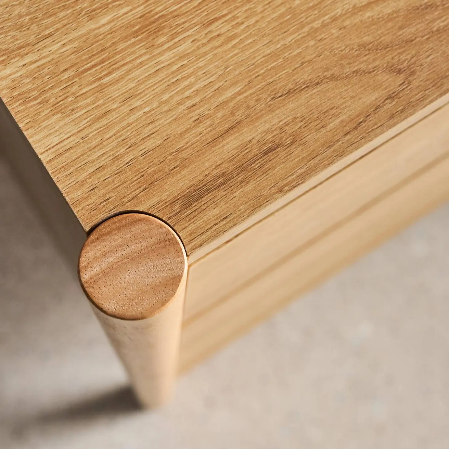 Cómoda con decoración de madera, 6 cajones