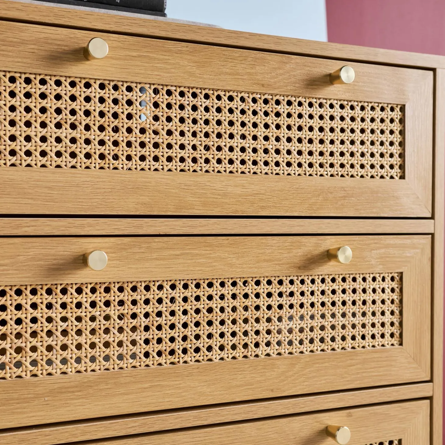 Cómoda con efecto madera y mimbre, 6 cajones