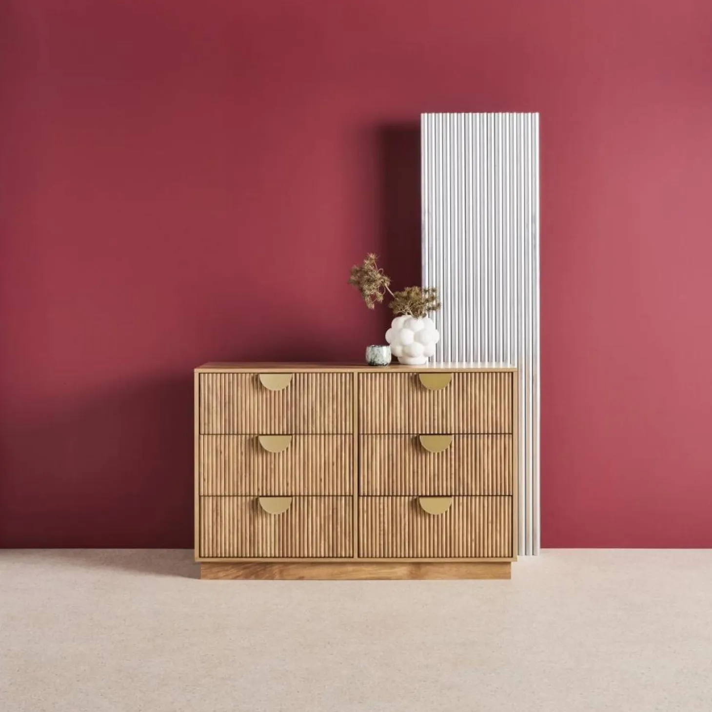 Cómoda efecto madera de mango con acabado ranurado, 6 cajones