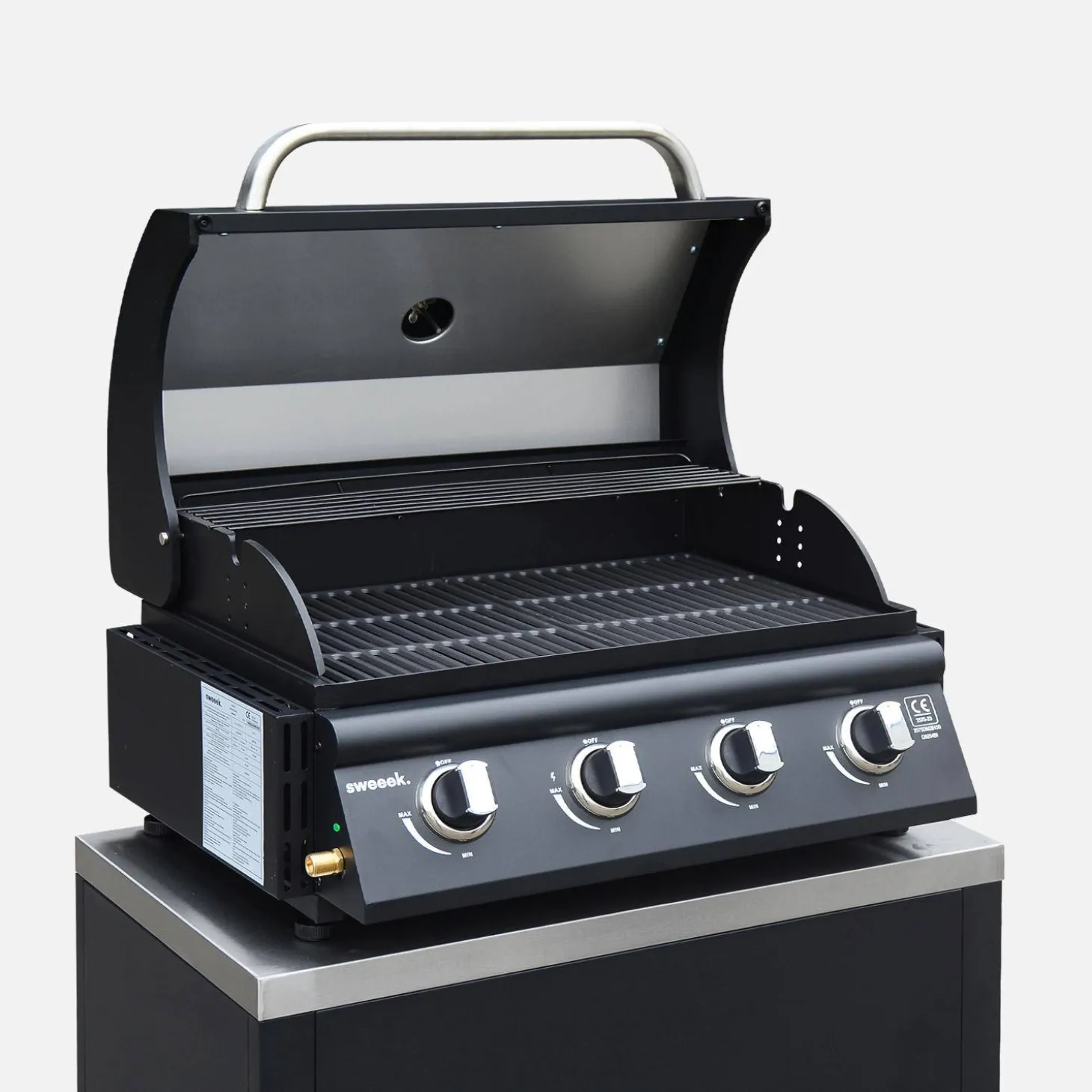 Cocina exterior completa de acero inoxidable con barbacoa con funda