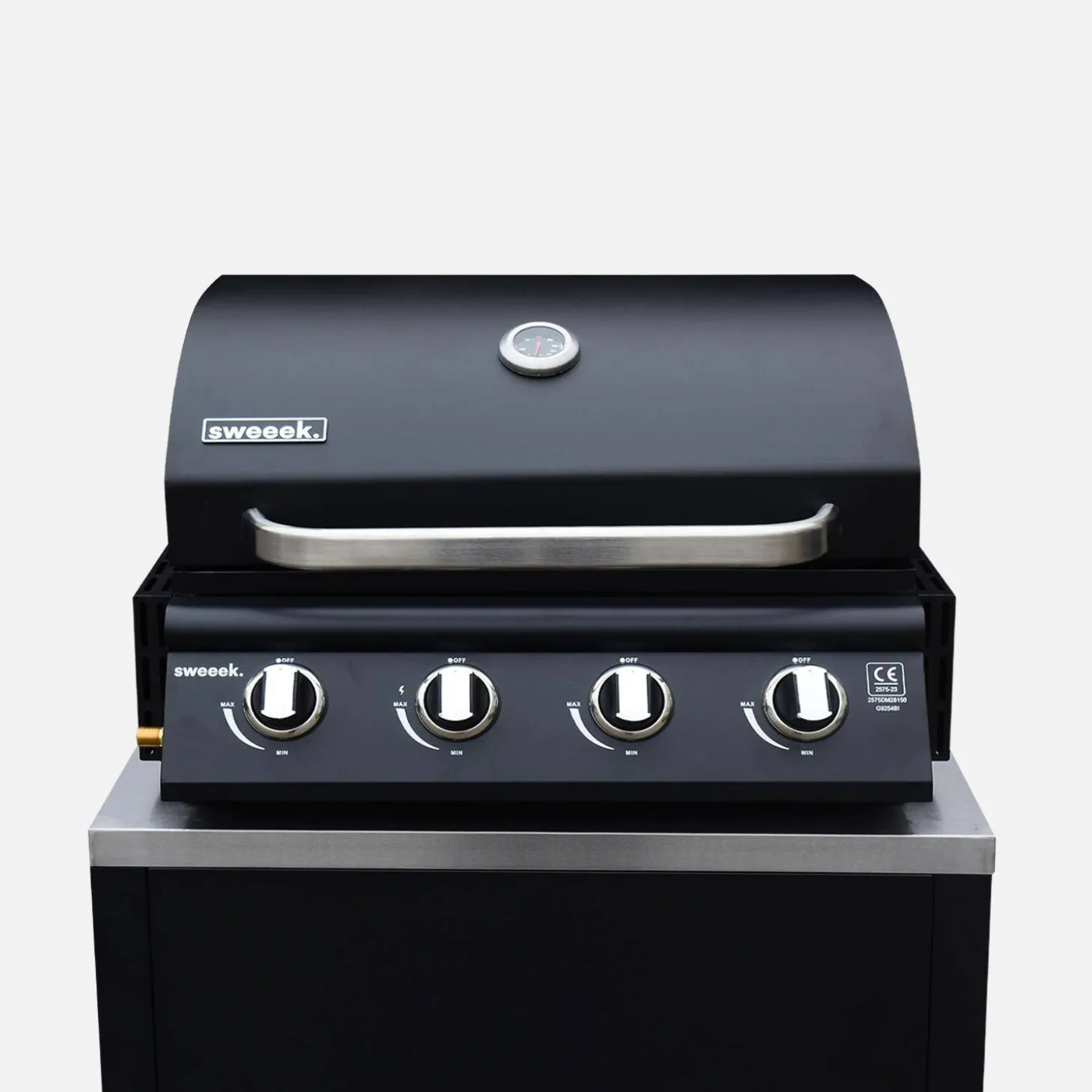 Cocina exterior completa de acero inoxidable con barbacoa con funda