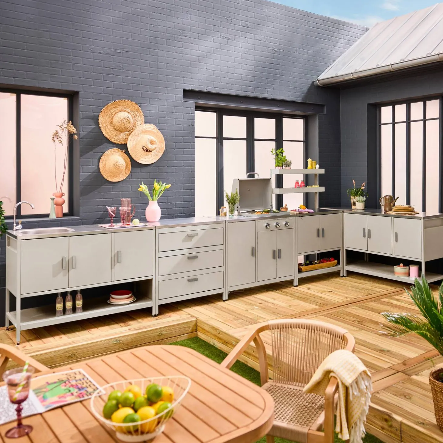 Cocina exterior con barbacoa de gas + 6 módulos de acero inoxidable