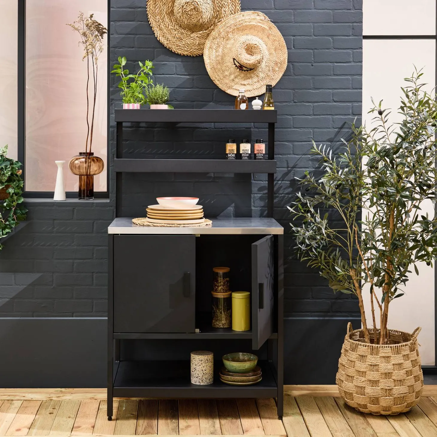 Cocina exterior de acero con 2 estanterías colgantes y 2 puertas, 80cm