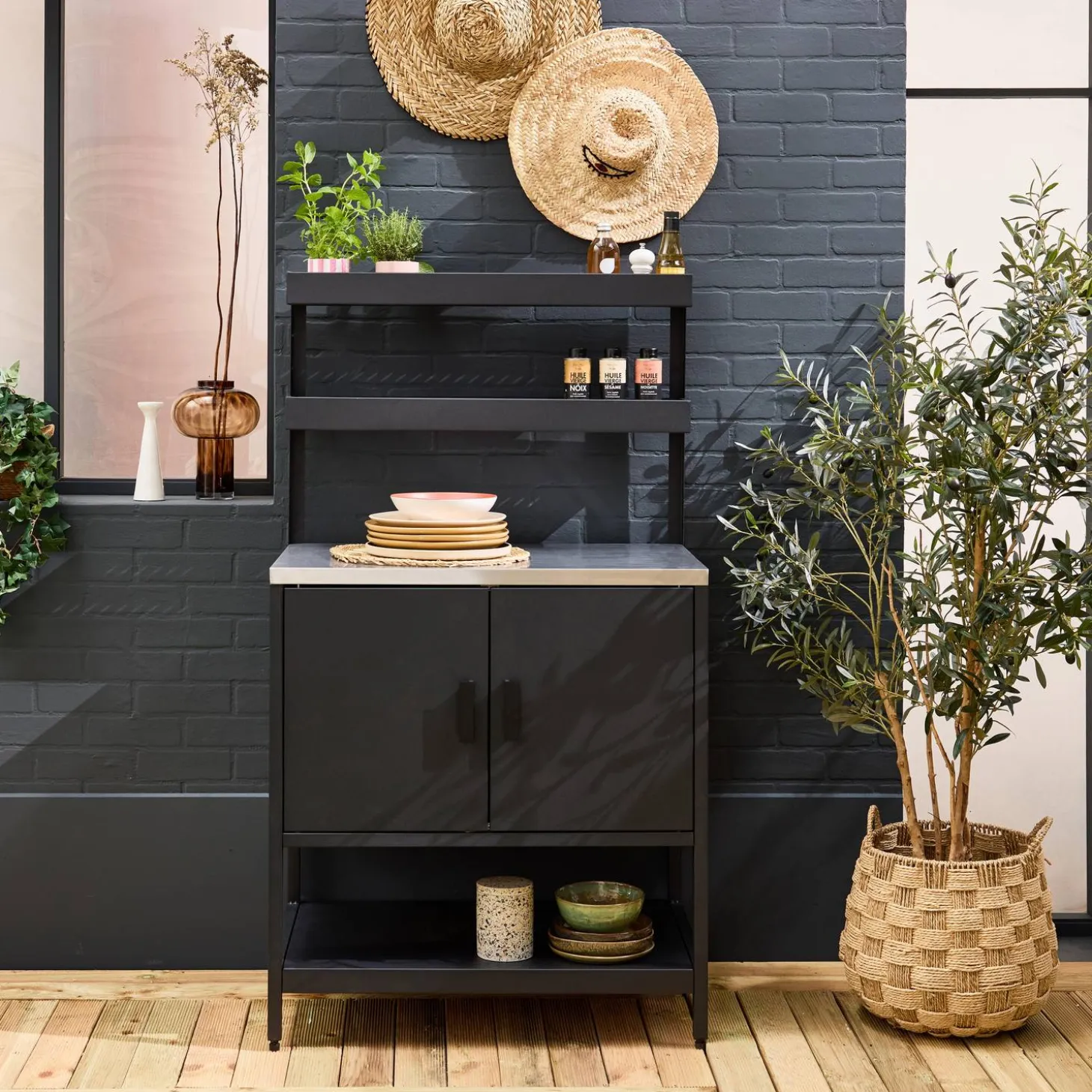 Cocina exterior de acero con 2 estanterías colgantes y 2 puertas, 80cm