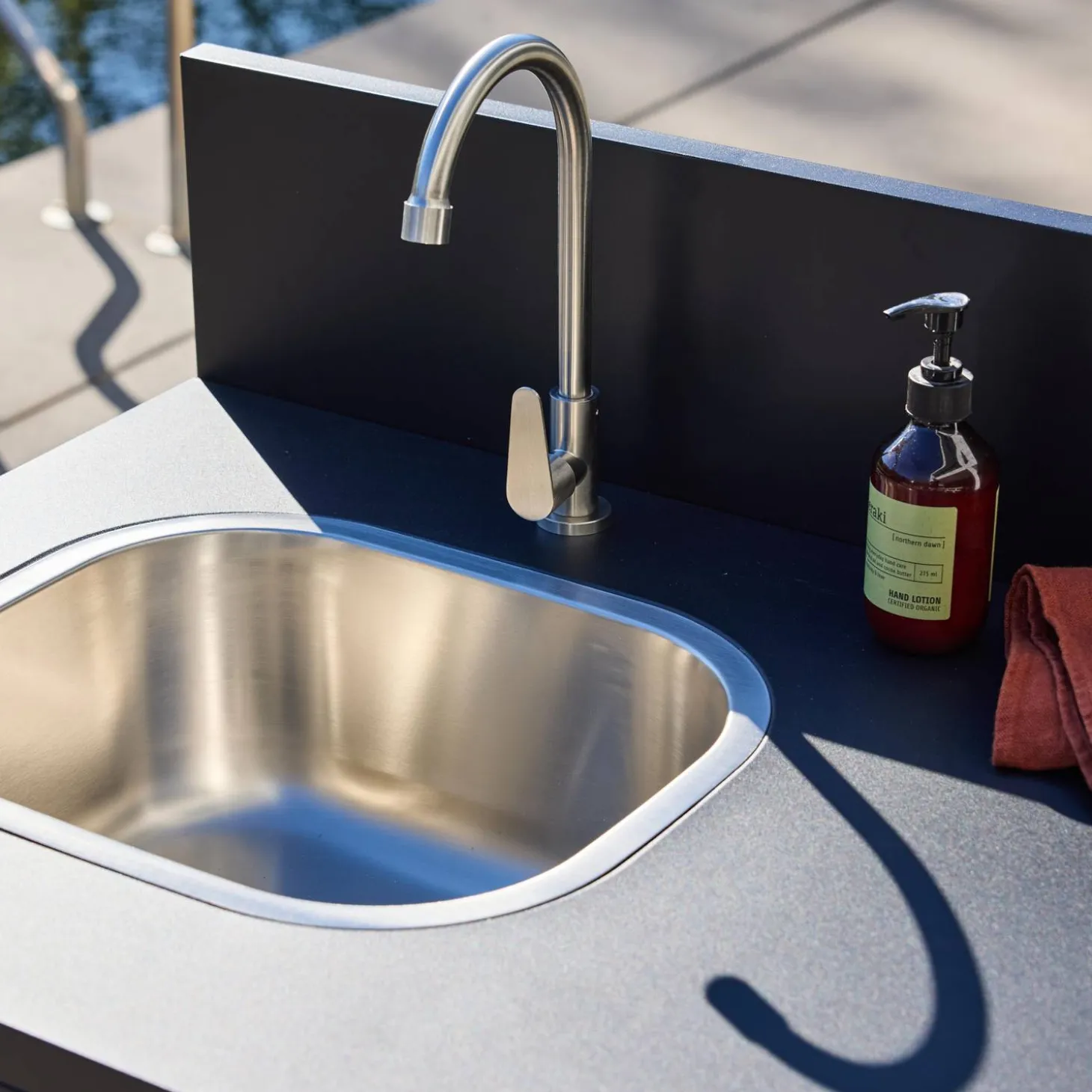 Cocina exterior de acero con fregadero y 2 puertas, 80cm