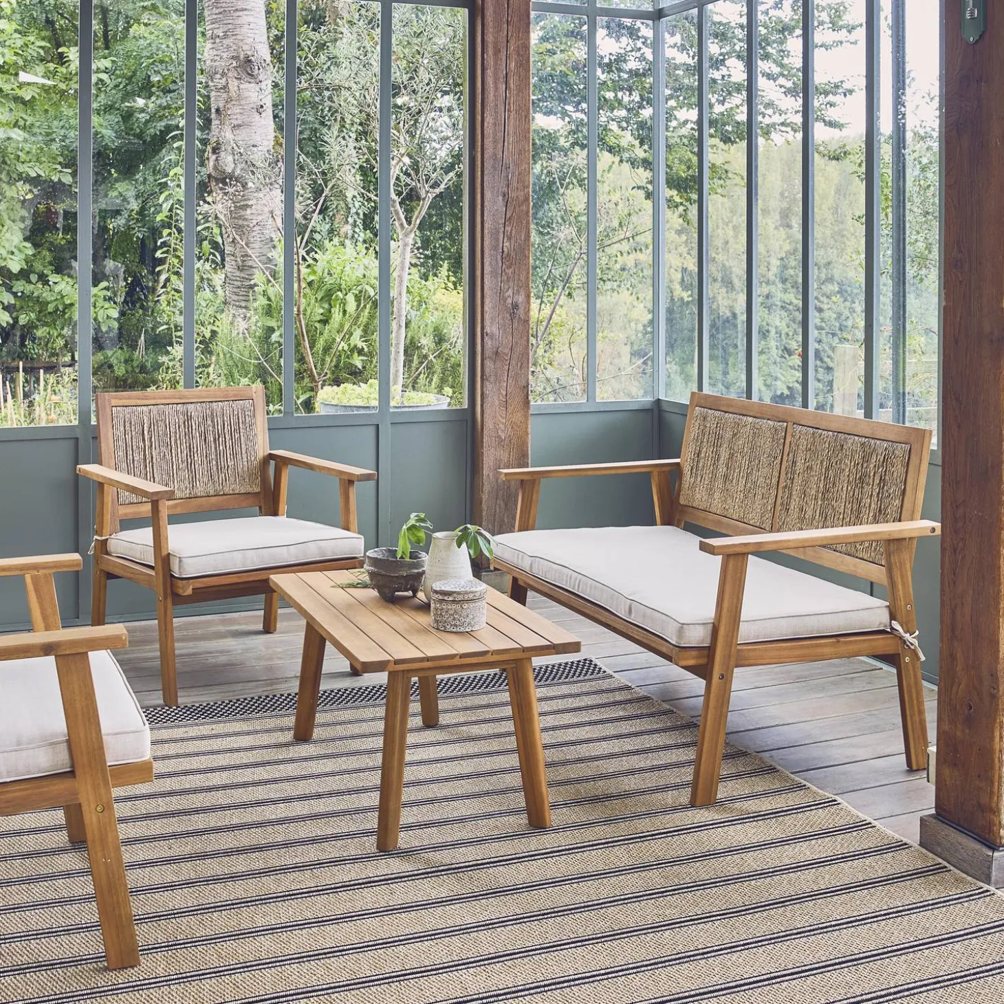Conjunto de jardín en madera con cañizo vertical, 4 plazas