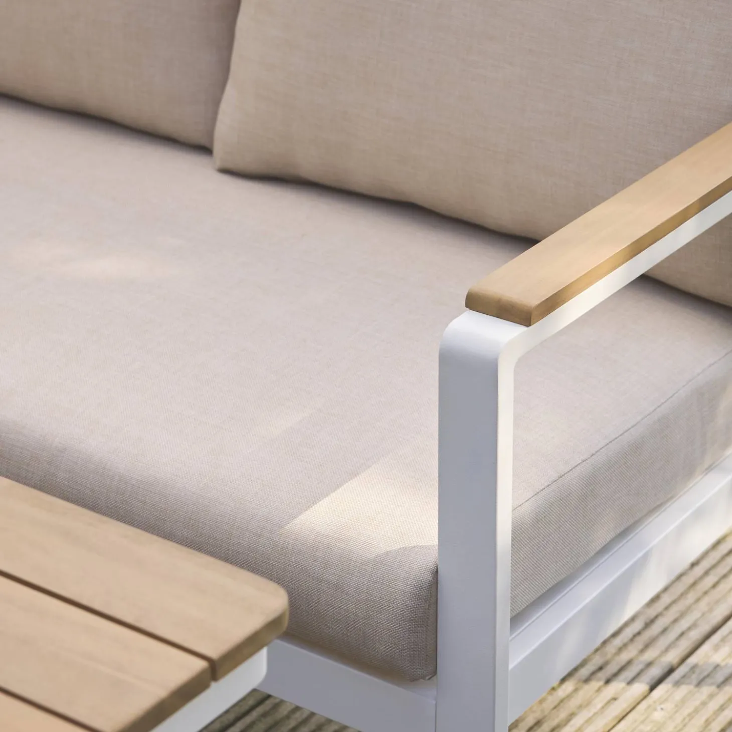 Conjunto de jardín en madera de acacia y aluminio de 8 plazas