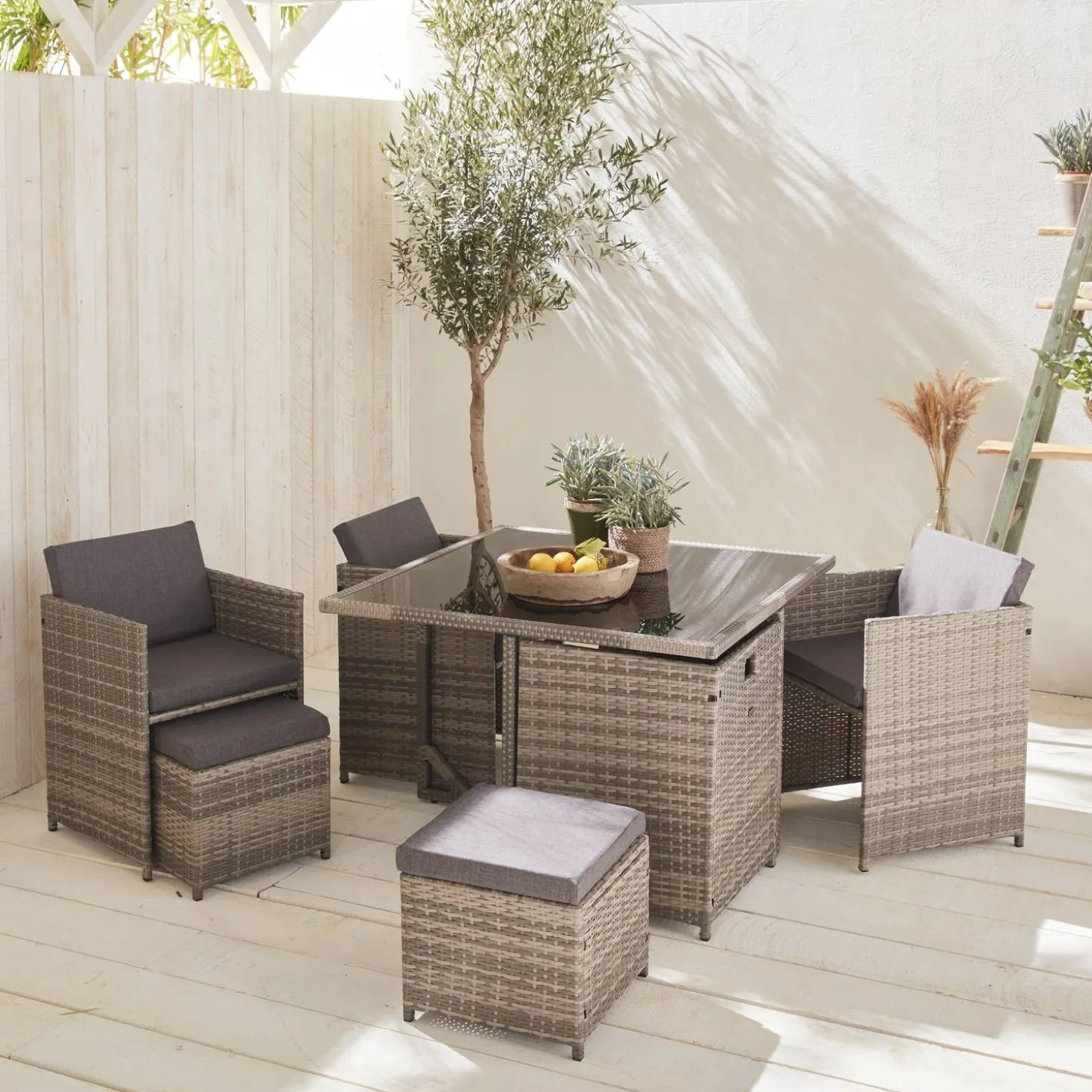 Conjunto mesa de jardín de resina, 8 plazas