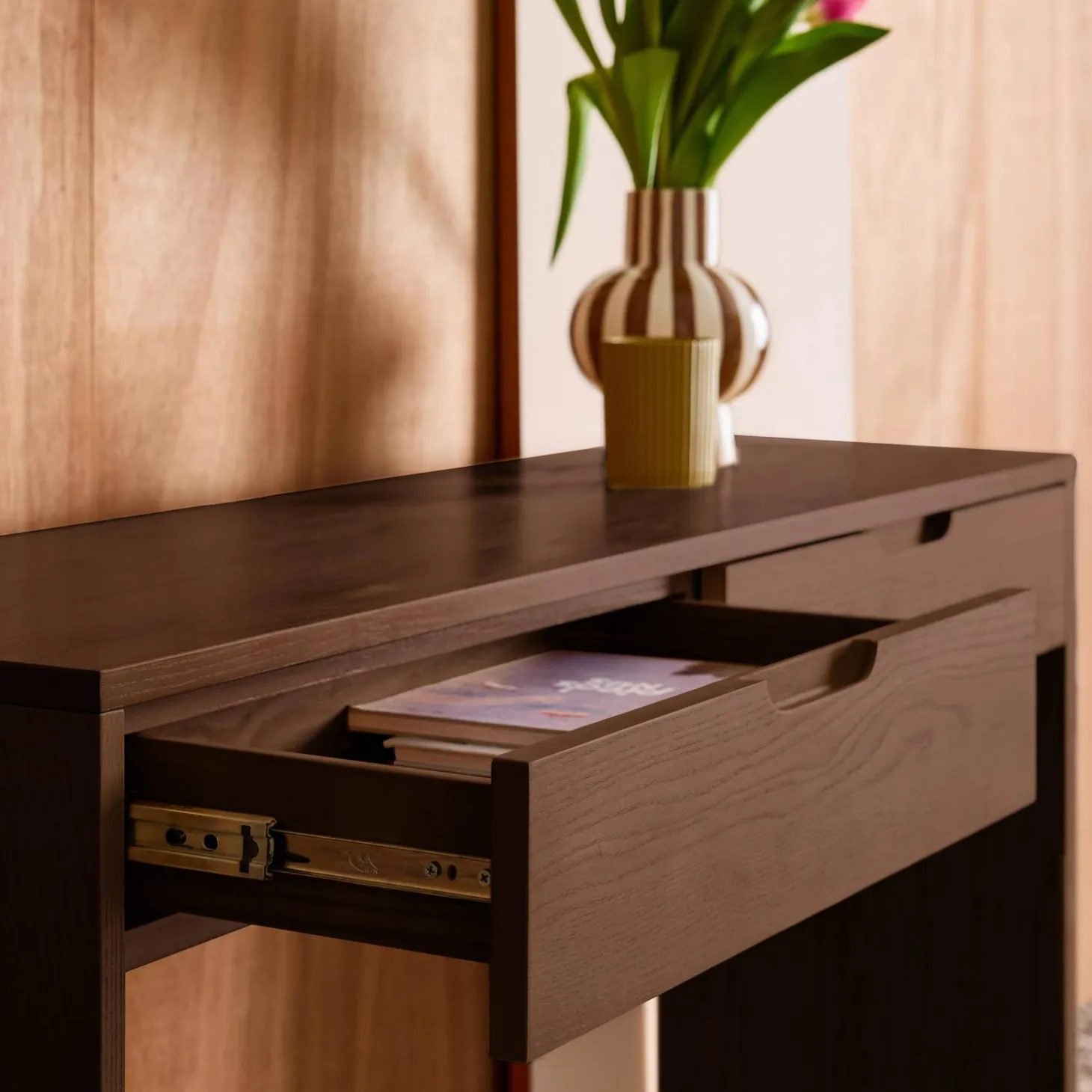 Consola de madera con 2 cajones, 120cm