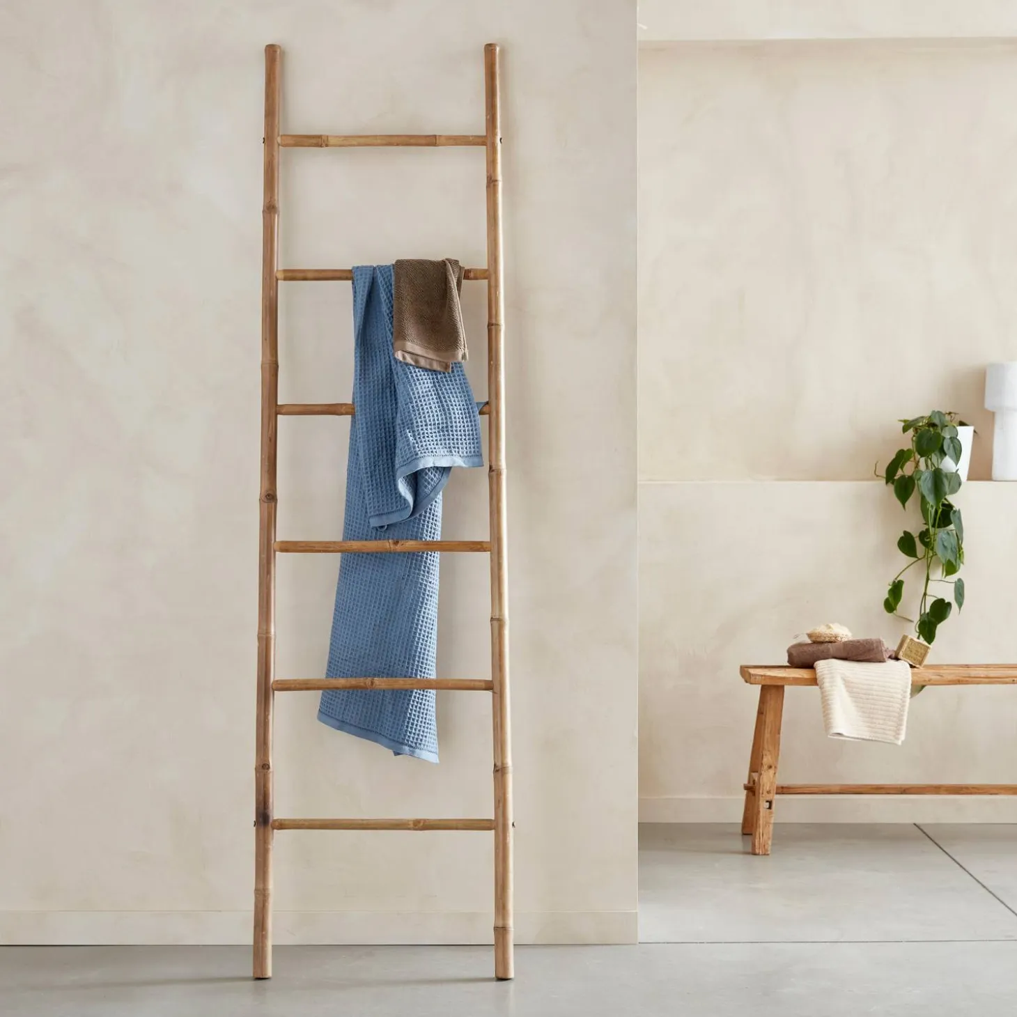 Escalera decorativa de bambú con 6 montantes