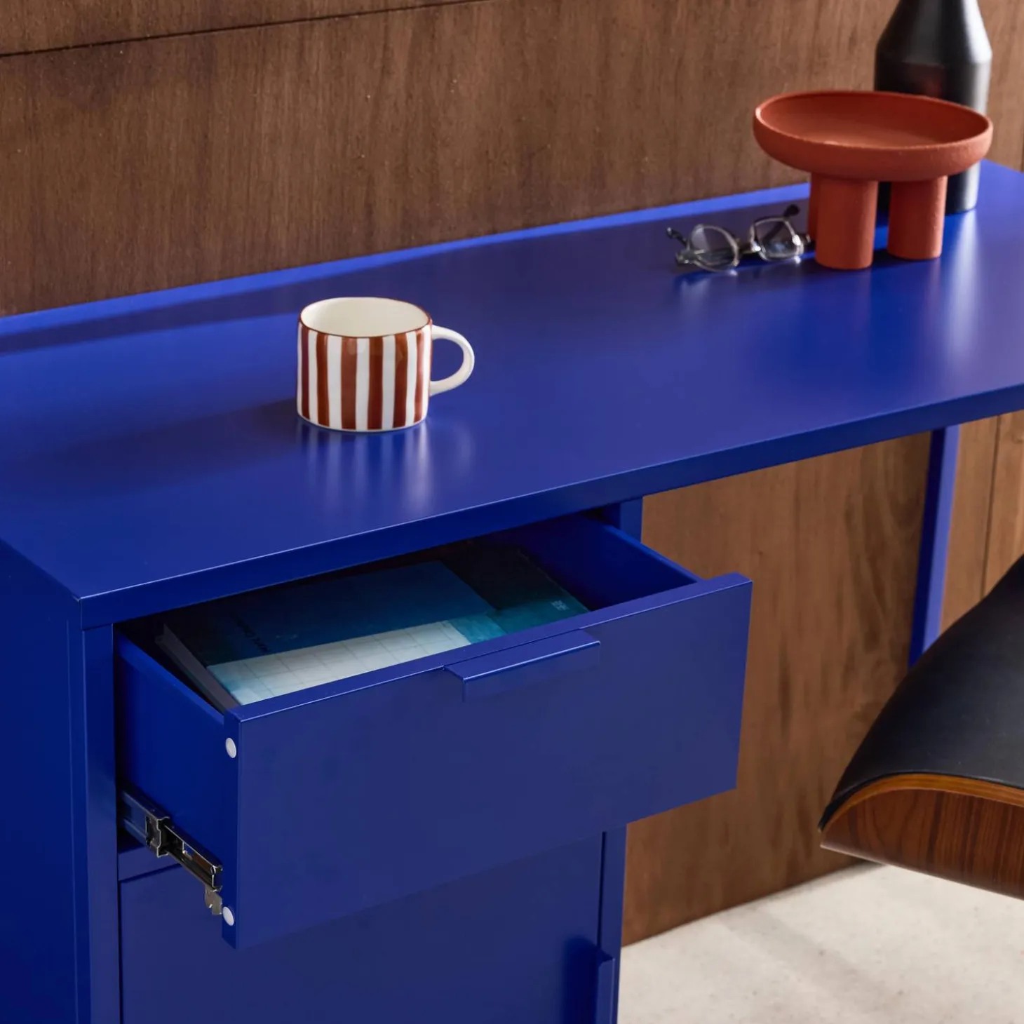 Escritorio de acero laminado, 1 cajón