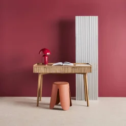 Escritorio efecto madera de mango ranurado, 2 cajones