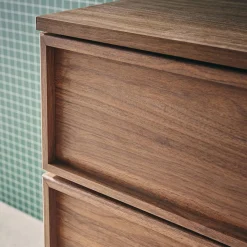 Escritorio efecto madera con 2 puertas y 2 cajones, 140cm