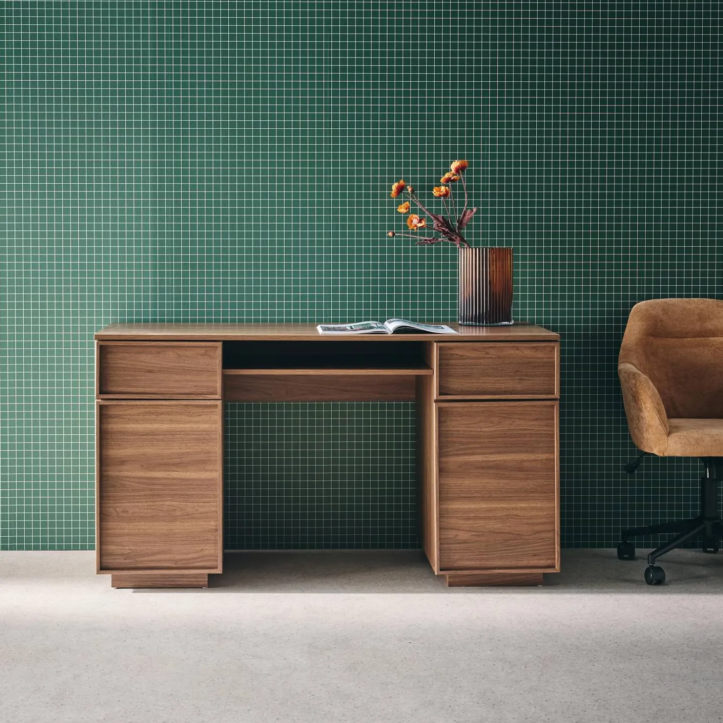 Escritorio efecto madera con 2 puertas y 2 cajones, 140cm