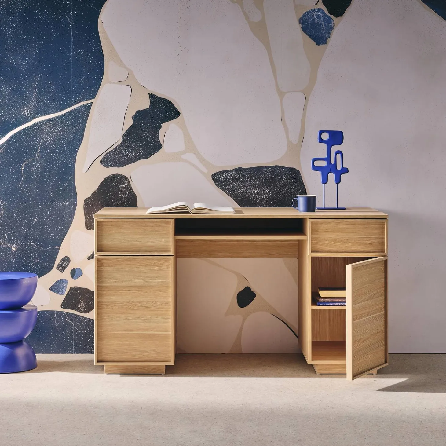 Escritorio efecto madera con 2 puertas y 2 cajones, 140cm
