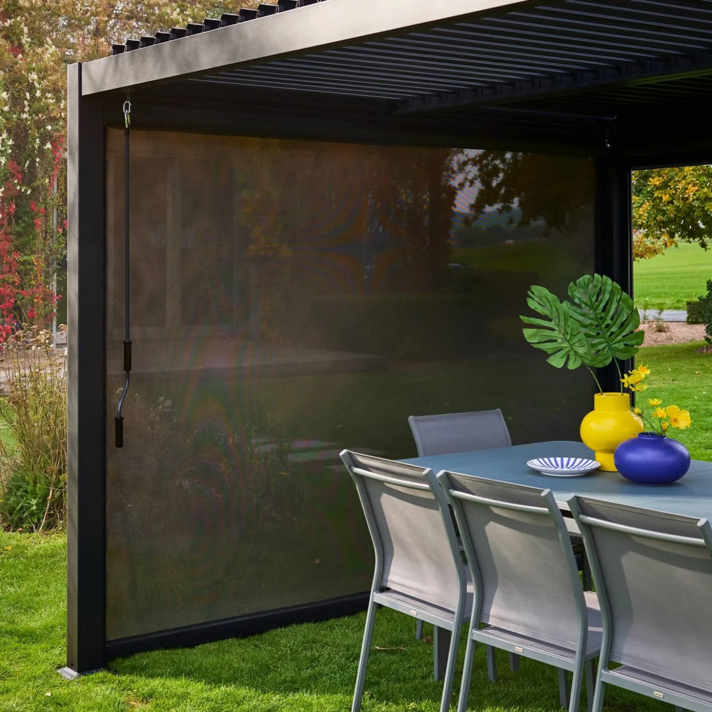 Estor lateral enrollable de aluminio y textileno para pérgola bioclimática, 3m