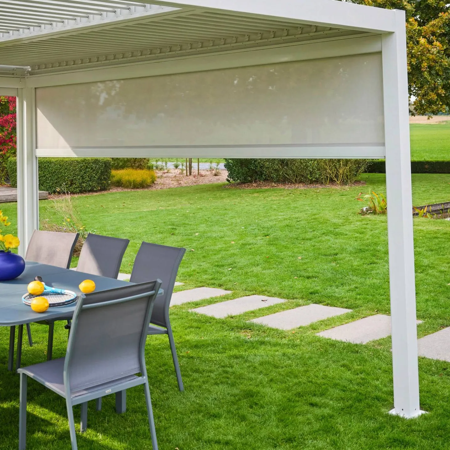 Estor lateral enrollable de aluminio y textileno para pérgola bioclimática, 4m