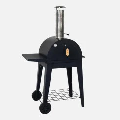 Horno de pizza exterior con mesa