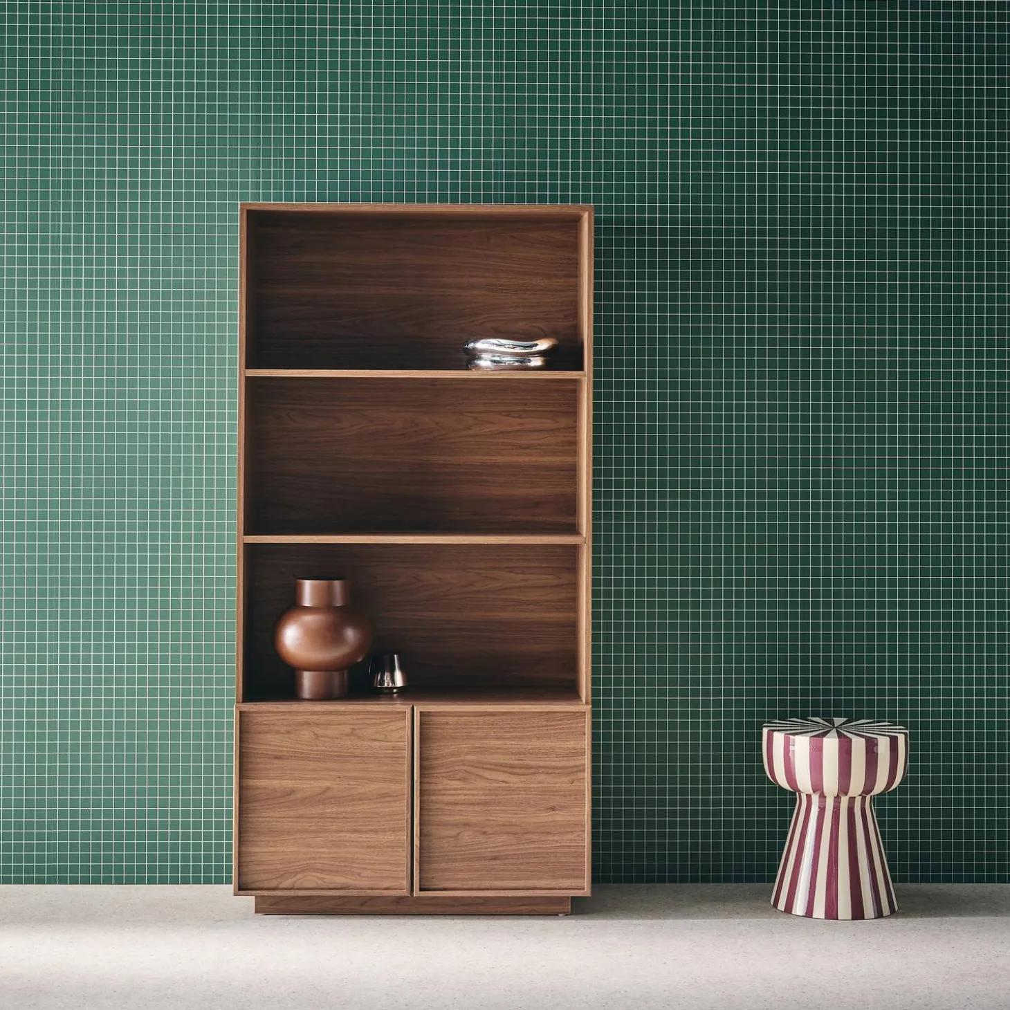 Librería efecto madera con 2 puertas y 5 niveles