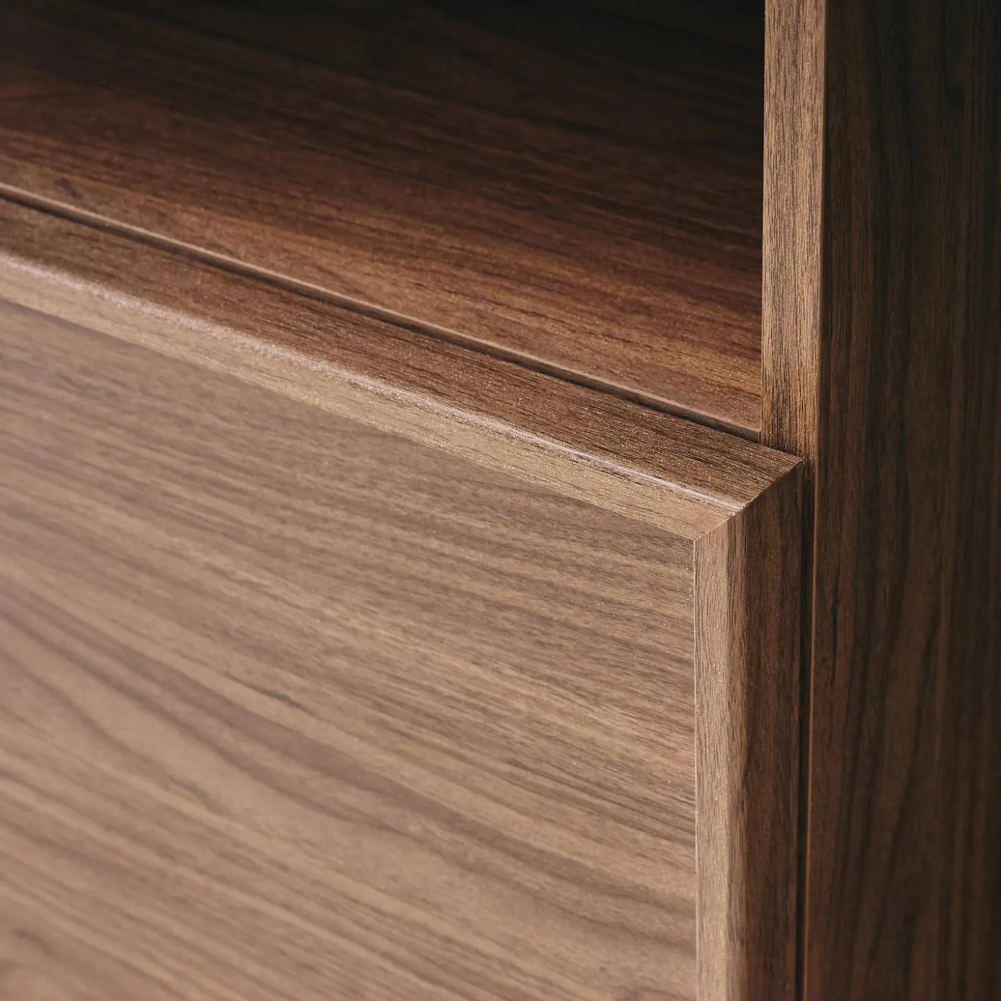 Librería efecto madera con 2 puertas y 5 niveles