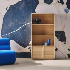 Librería efecto madera con 2 puertas y 5 niveles